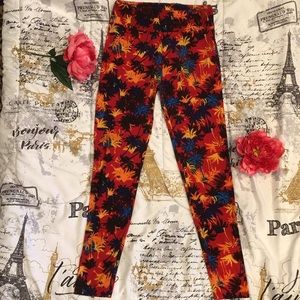 🎁SALE🎁 LuLaRoe Palm Tree Red Leggings